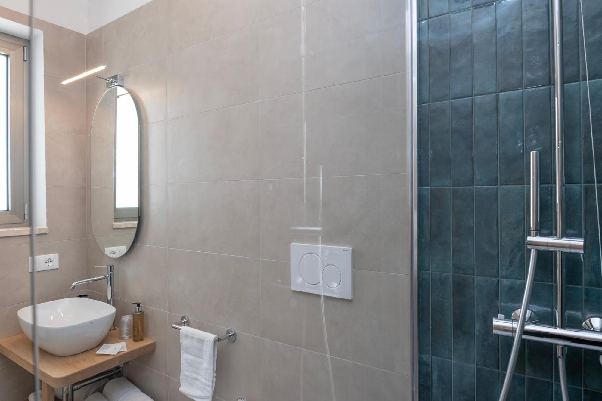 Hotel Albània 3*