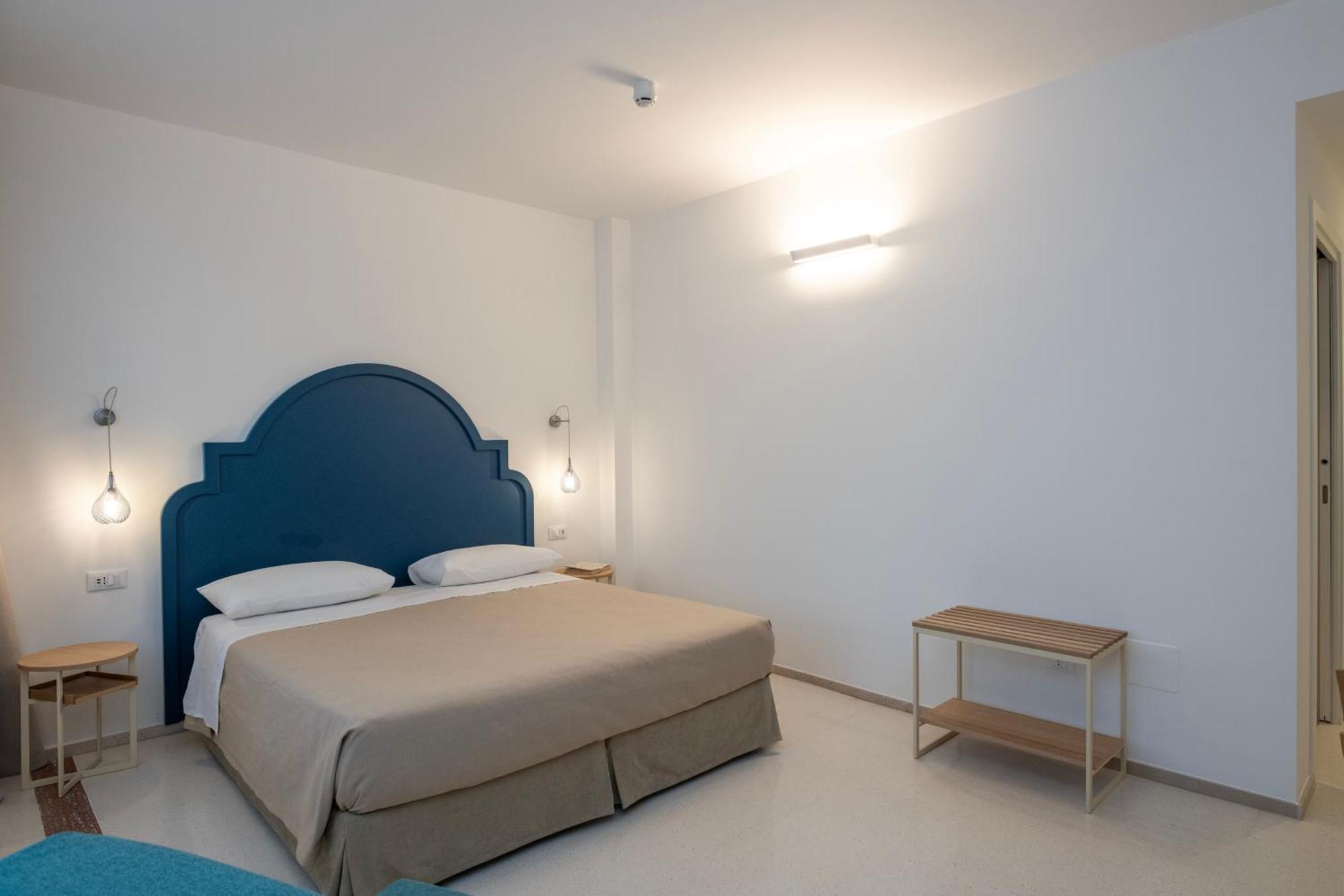 Hotel Albània 3*