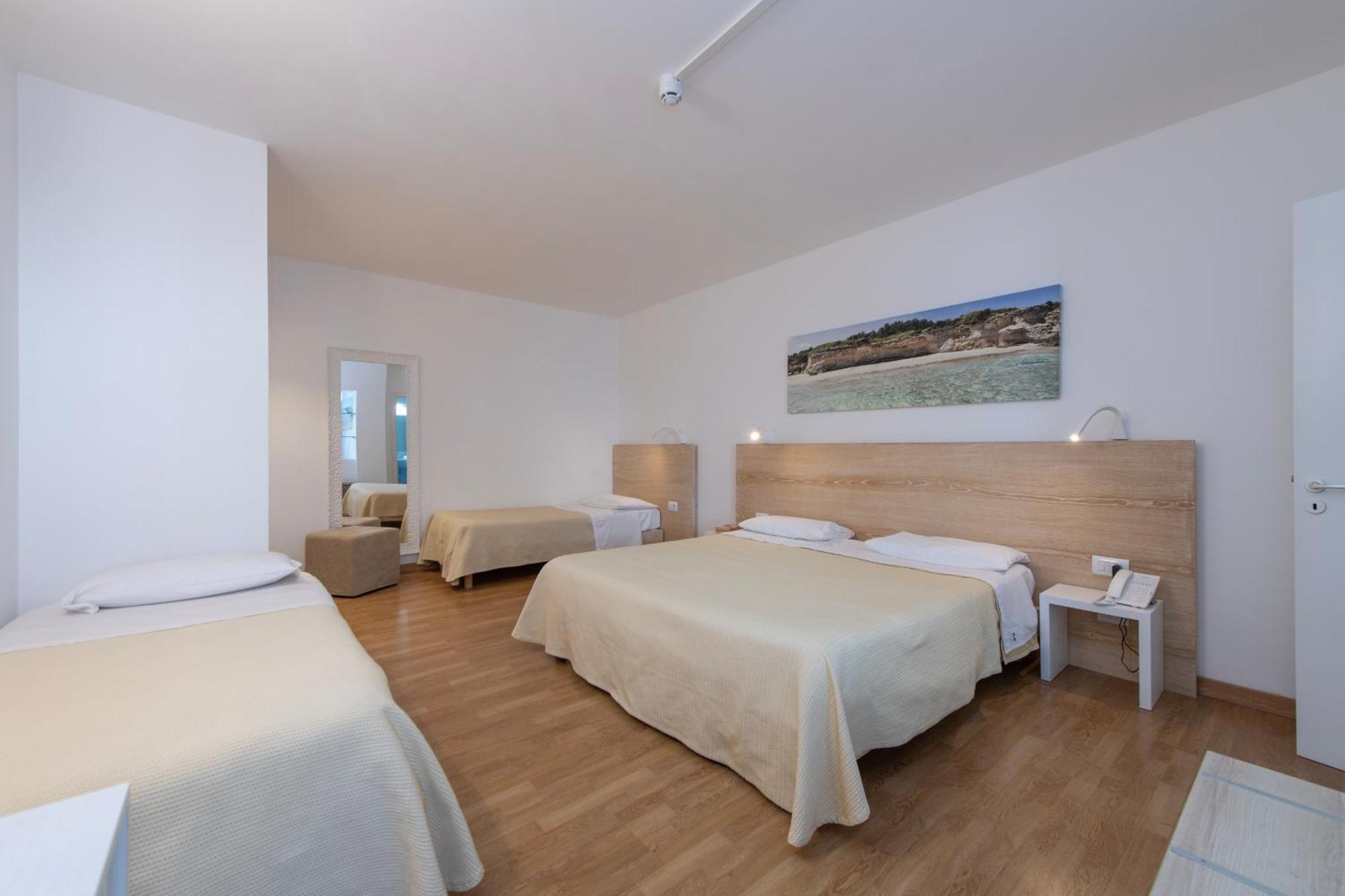 Hotel Albània 3*