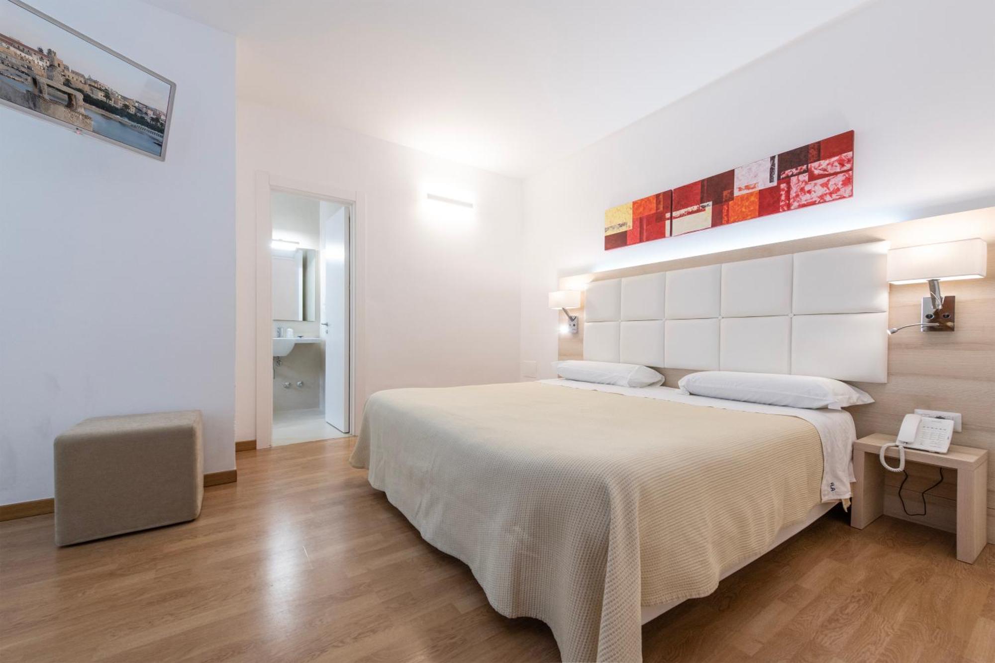Hotel Albània 3*