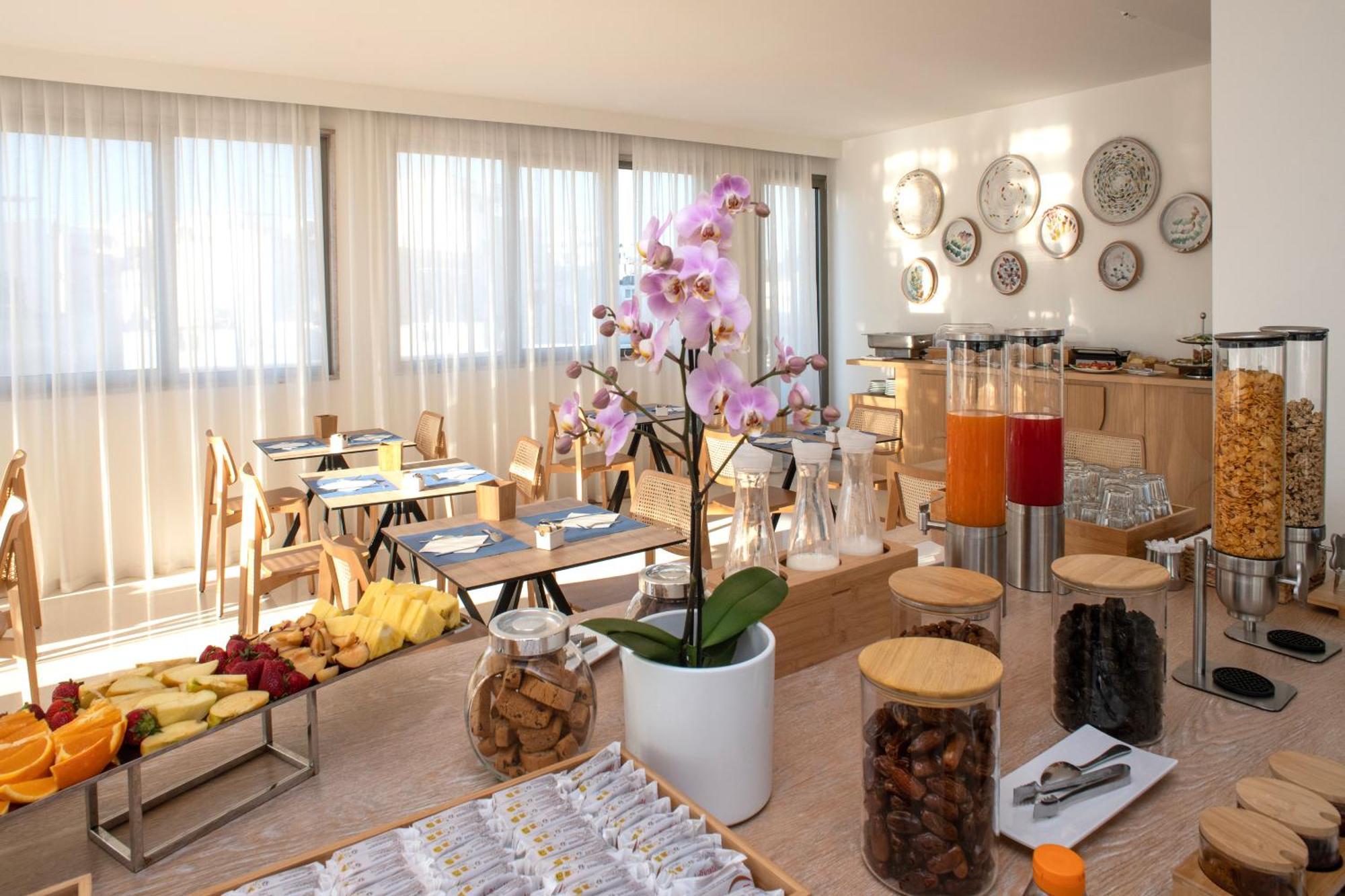 Hotel Albània 3*