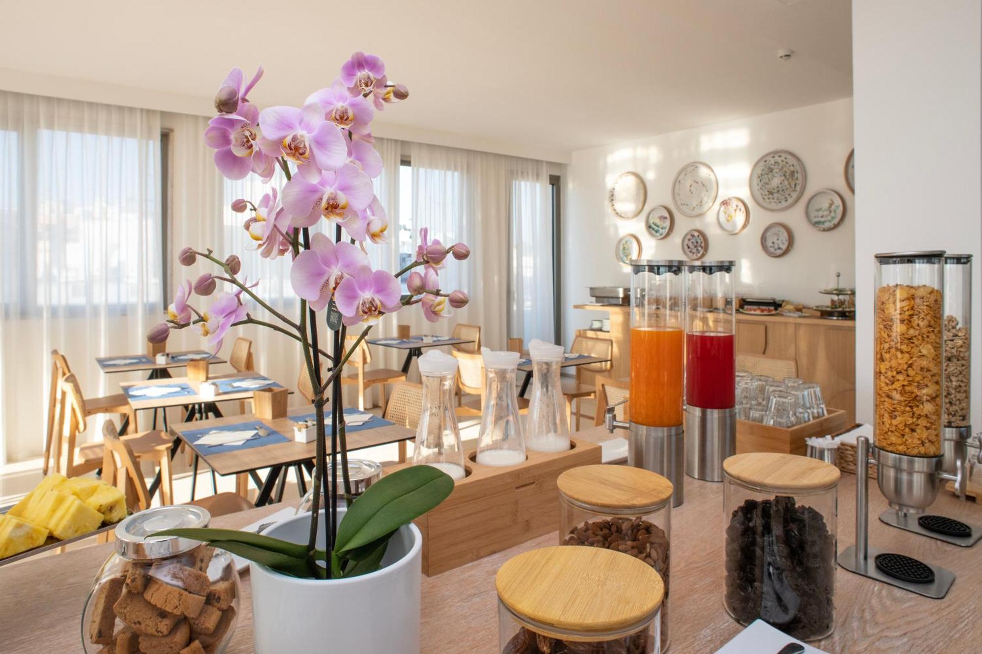 Hotel Albània 3*